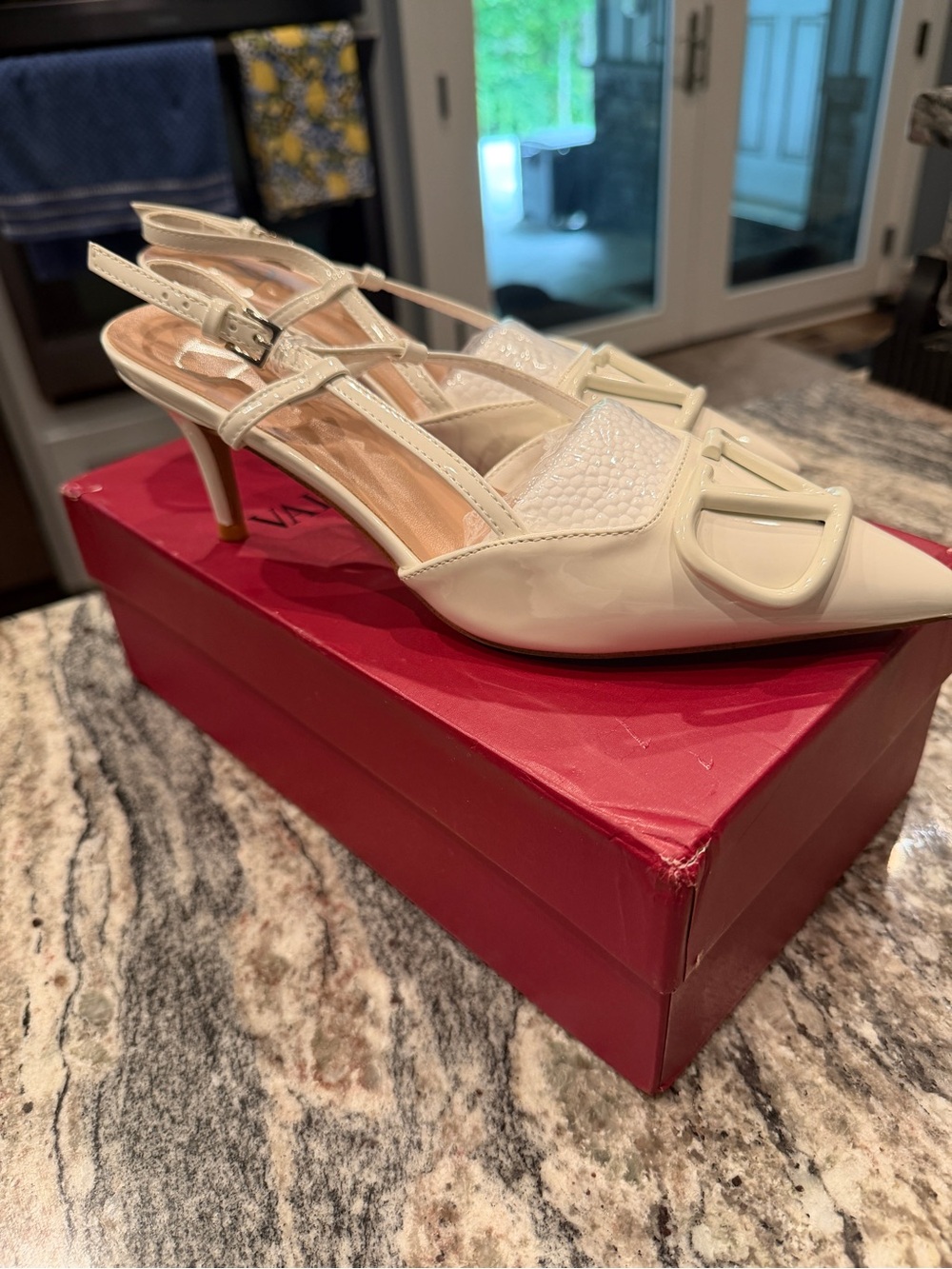 New Valentino Women's Ivory Slingback Pointed Toe Heels Size 36